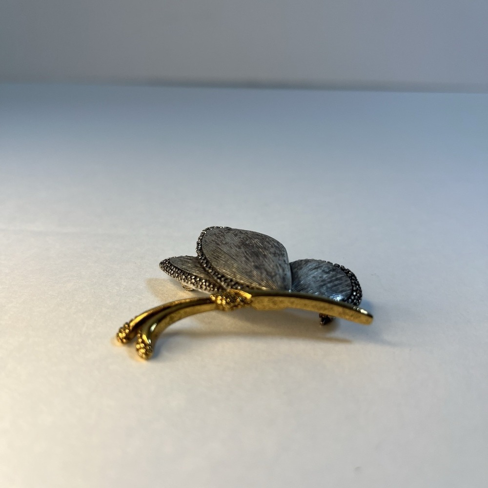 Vintage Butterfly LC Liz Claiborne Two Tone Metal Jewelry Brooch Pin Signed 2" - Picture 3 of 7
